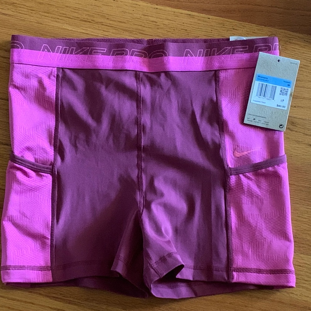 NWT Nike pro